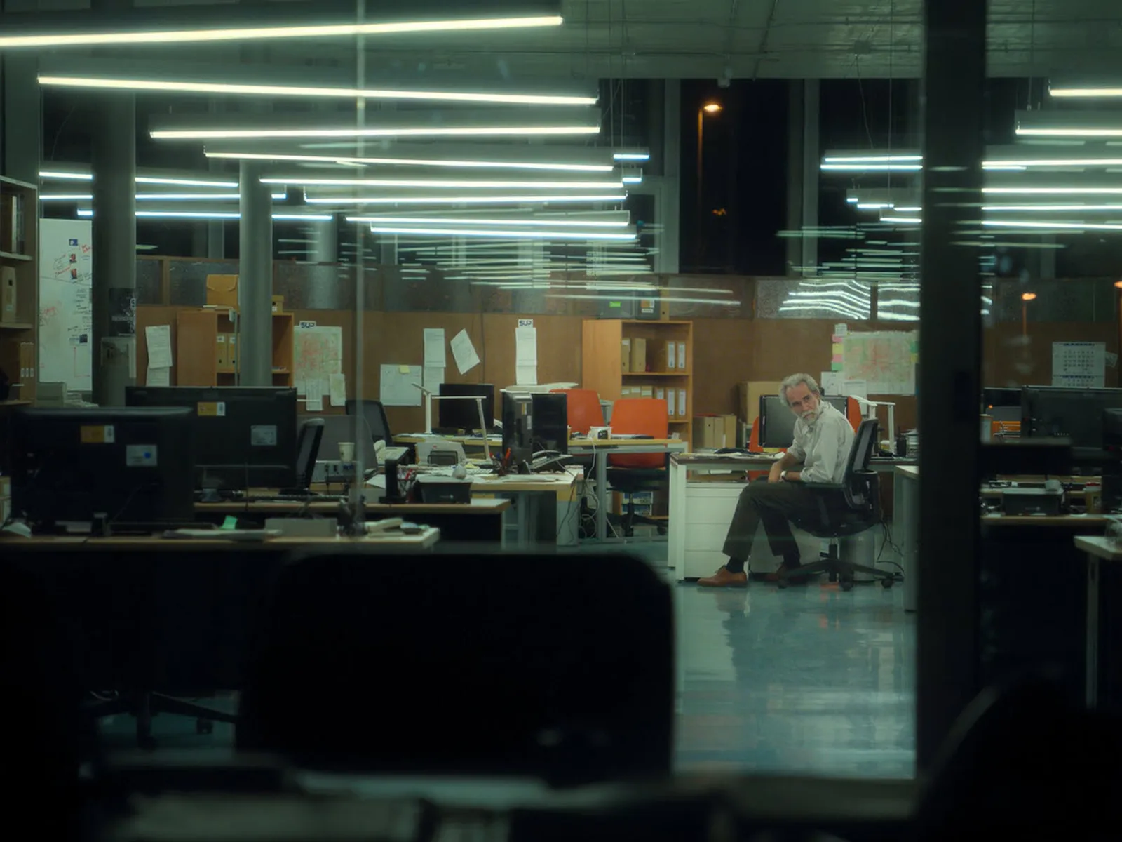 Luminarias lineales: eficiencia y diseño para espacios modernos