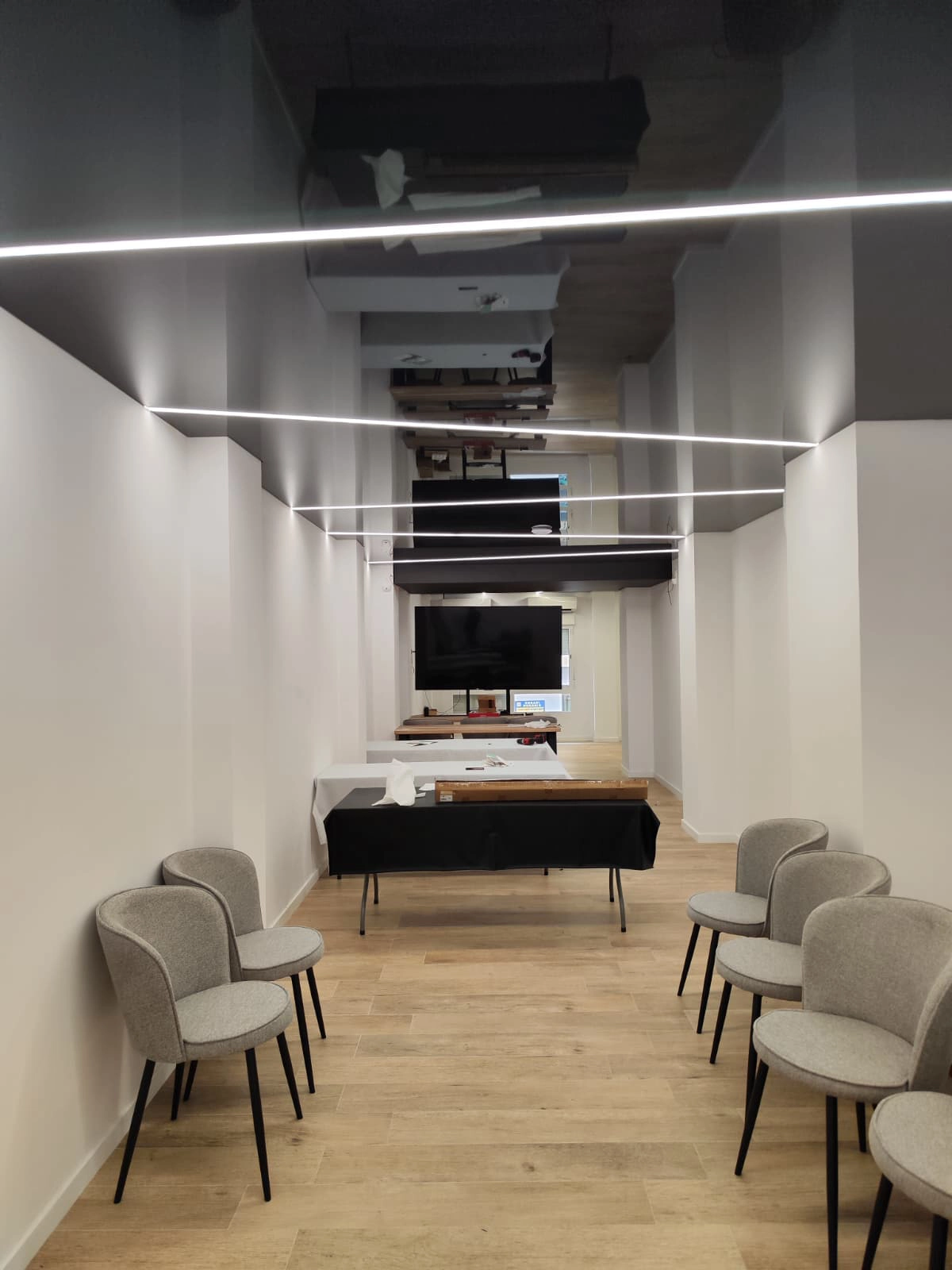 Techos Tensados: Innovación, Diseño y Iluminación para Espacios Modernos