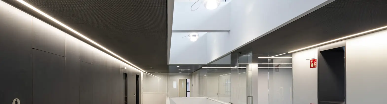 Slider 2 - Лінійні системи для вбудовування - Celux Iluminación