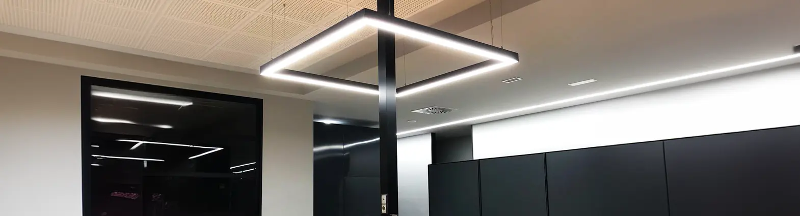 Slider 2 - Structures carrées  - Celux Iluminación