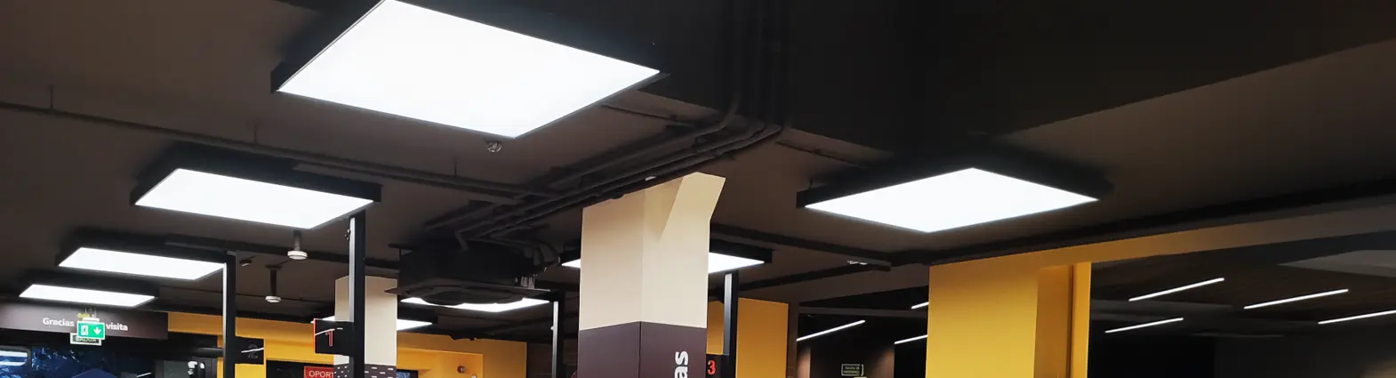 Slider 3 - Structures carrées  - Celux Iluminación